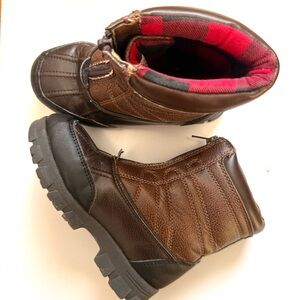 G.H. Bass & Co. Winter Boots (size 13M)